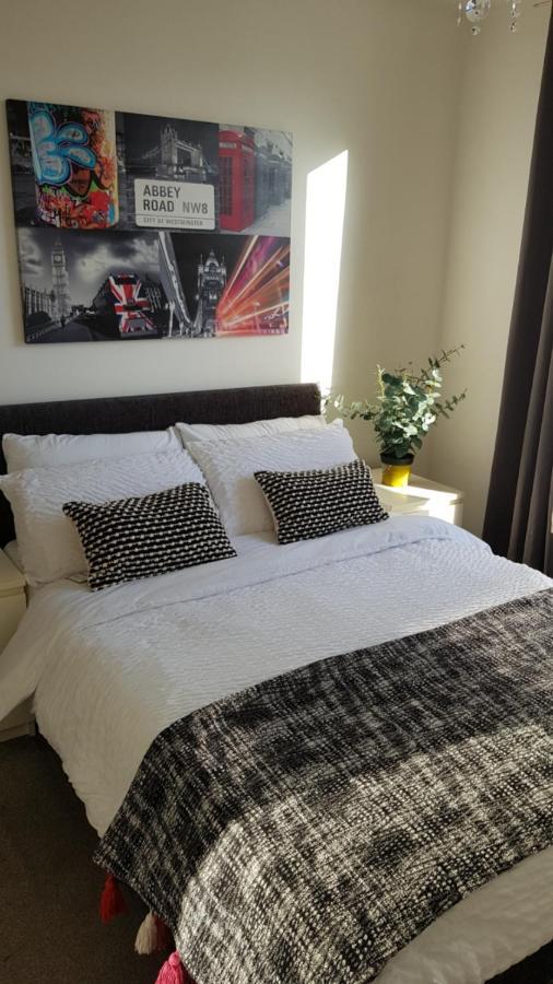 City Centre 1 Bed Apartment With Free On Site Parking With Cctv By Lets Relocations Birmingham Bagian luar foto