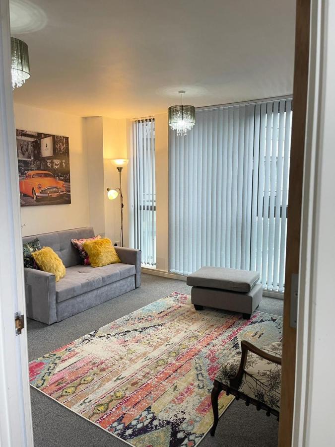 City Centre 1 Bed Apartment With Free On Site Parking With Cctv By Lets Relocations Birmingham Bagian luar foto