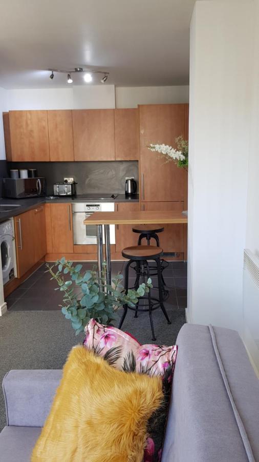 City Centre 1 Bed Apartment With Free On Site Parking With Cctv By Lets Relocations Birmingham Bagian luar foto