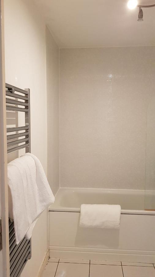 City Centre 1 Bed Apartment With Free On Site Parking With Cctv By Lets Relocations Birmingham Bagian luar foto