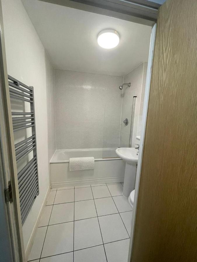 City Centre 1 Bed Apartment With Free On Site Parking With Cctv By Lets Relocations Birmingham Bagian luar foto